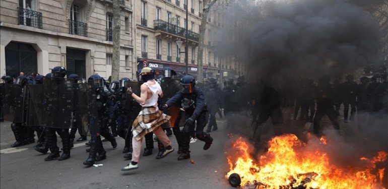 Fransa’da emeklilik reformu karşıtı gösteriler devam ediyor