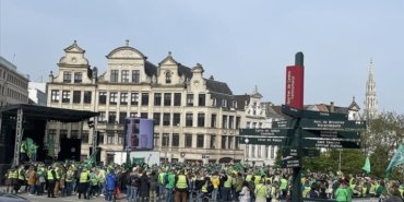 brukselde-ogretmenler-greve-gitti