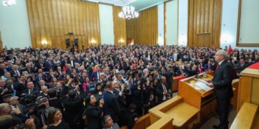 bu-kursude-insanlarimizin-onuru-ve-demokrasimizin-kaderi-adina-konusuyorum