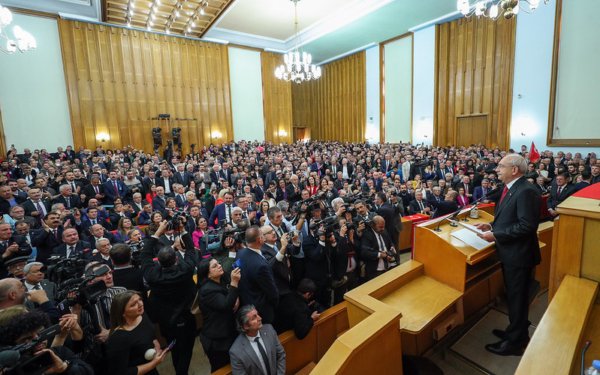 “Bu kürsüde insanlarımızın onuru ve demokrasimizin kaderi adına konuşuyorum”