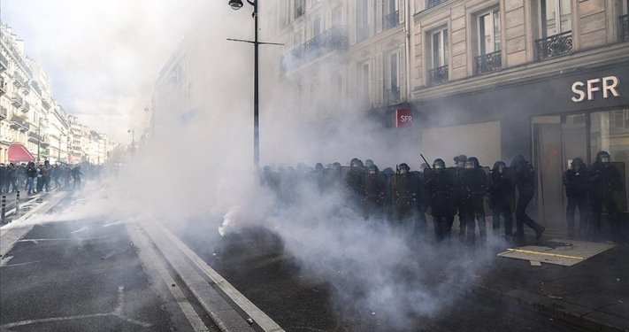 Fransa’da emeklilik reformu karşıtı gösterilerde arbede çıktı