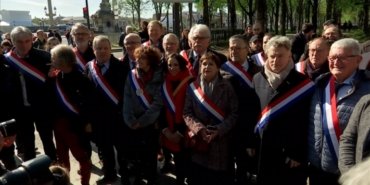 fransiz-milletvekilleri-elysee-sarayina-yurudu
