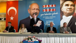 secim-beyannamesini-dinlerken-sanki-21-yildir-iktidarda-degil-muhalefette-olan-birini-dinliyor-gibiydik