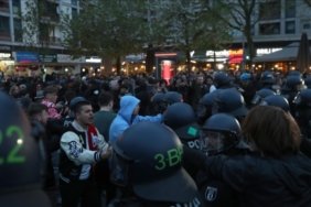 berlindeki-1-mayis-gosterisinde-arbede-yasandi