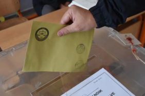 yurt-disi-ve-gumruklerde-oy-kullanan-secmen-sayisi-15-milyonu-asti