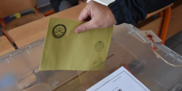 yurt-disi-ve-gumruklerde-oy-kullanan-secmen-sayisi-15-milyonu-asti