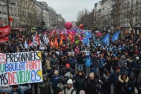 fransada-emeklilik-reformuna-karsi-ulke-genelindeki-14-protesto-duzenleniyor