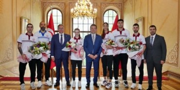 imamoglu-ibb-spor-kulubu-sporculariyla-bir-araya-geldi
