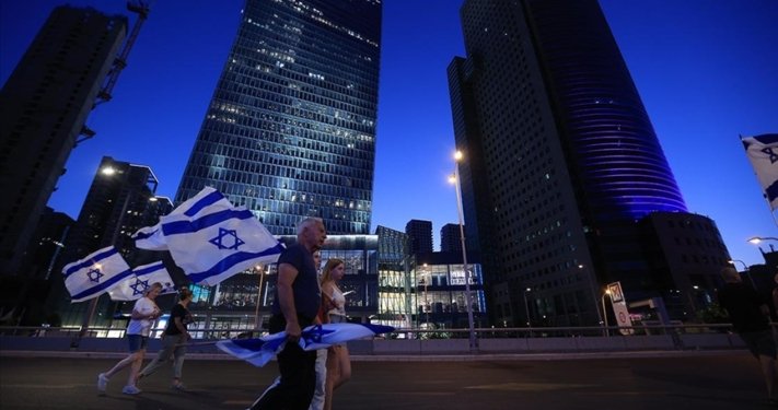 İsrailliler, hükümetin yargı düzenlemesine karşı protestoların 25’inci haftasında yine meydanlarda