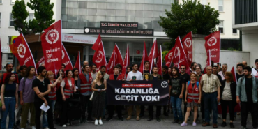 tip-izmirde-okullara-imam-ile-vaiz-gorevlendirilmesini-protesto-etti