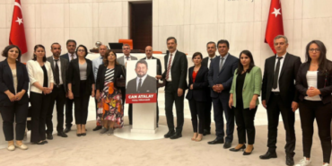 tip-can-atalay-icin-tbmm-genel-kurulunu-terk-etmeme-eylemi-baslattiklarini-duyurdu