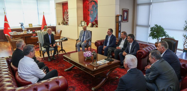 Kılıçdaroğlu, Esnaf Odaları Başkanlarıyla bir araya geldi