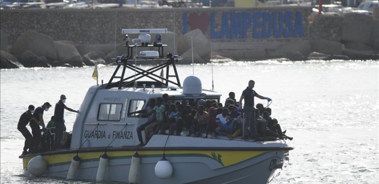 İtalya, artan düzensiz göçle mücadele amacıyla yeni önlemler alıyor