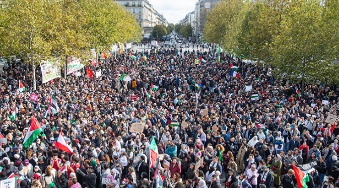 Paris’te toplanan göstericiler, İsrail-Filistin çatışmasının son bulmasını istedi