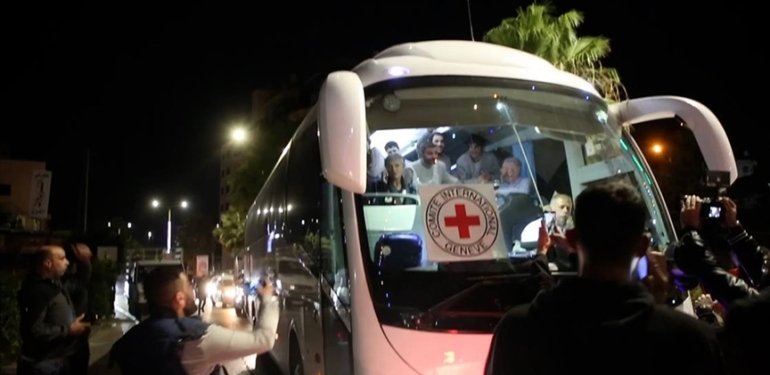 İsrail Hapishanelerinde Tutulan 39 Filistinli Serbest Bırakıldı
