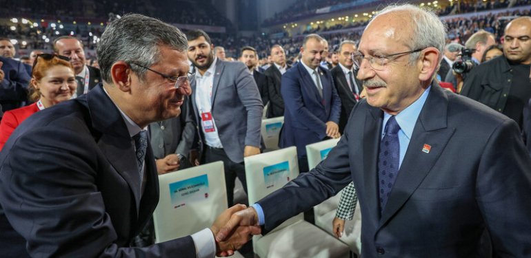 Kılıçdaroğlu: “Yeni Genel Başkanımız Özgür Özel’i kutluyor, başarılar diliyorum”