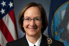 oramiral-franchetti-abd-donanmasini-yonetecek-ilk-kadin-oldu