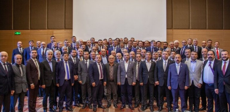 Özgür Özel, 81 il başkanıyla bir araya geldi