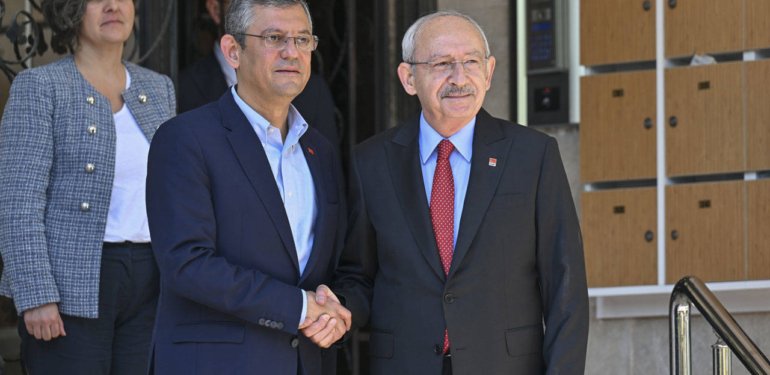 Özgür Özel, Kılıçdaroğlu’nu evinde ziyaret etti