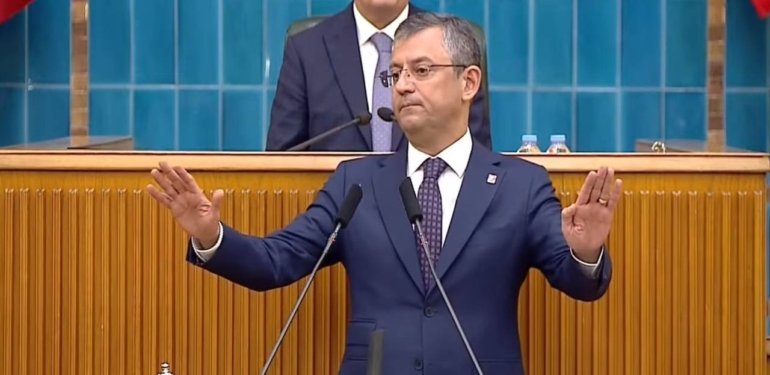 Özgür Özel’den Kurultaya Teşekkür