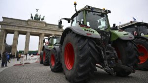 berlinde-traktorlu-protesto