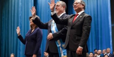 guatemalanin-yeni-devlet-baskani-goreve-basladi