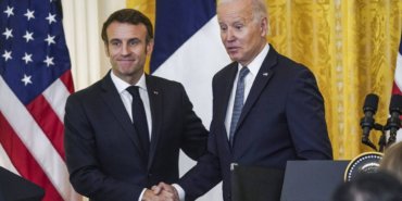 Biden, Macron ile Mitterrand'ı Karıştırdı