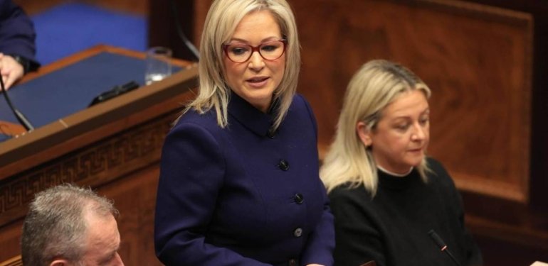 Kuzey İrlanda’da Birleşik İrlanda Yanlısı Lider Başbakan Oldu