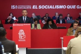 ozgur-ozel-sosyalist-enternasyonal-baskan-yardimciligi-gorevine-secildi