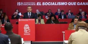 ozgur-ozel-sosyalist-enternasyonal-baskan-yardimciligi-gorevine-secildi