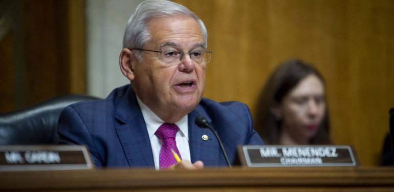 Senatör Menendez, Evinde Bulunan Külçe Altınlar Hakkında Konuştu