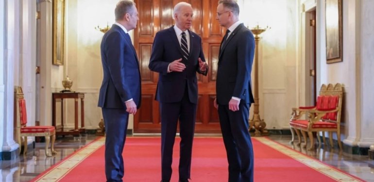 Polonya’da Tusk Hükümeti 50’den Fazla Büyükelçiyi Geri Çekti