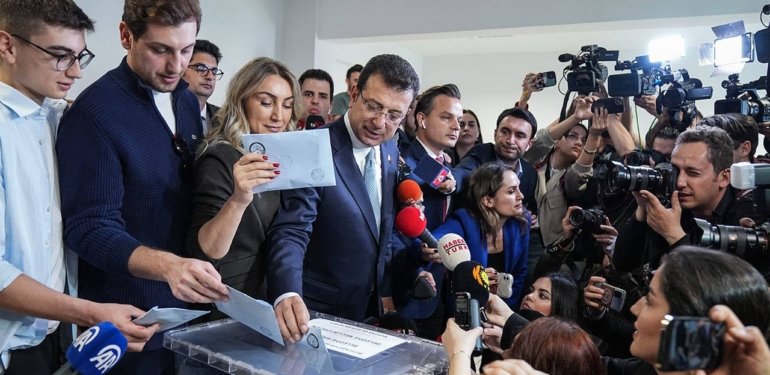 Adayların Oy Kullandığı Sandıklarda Öne Çıkan İsimler