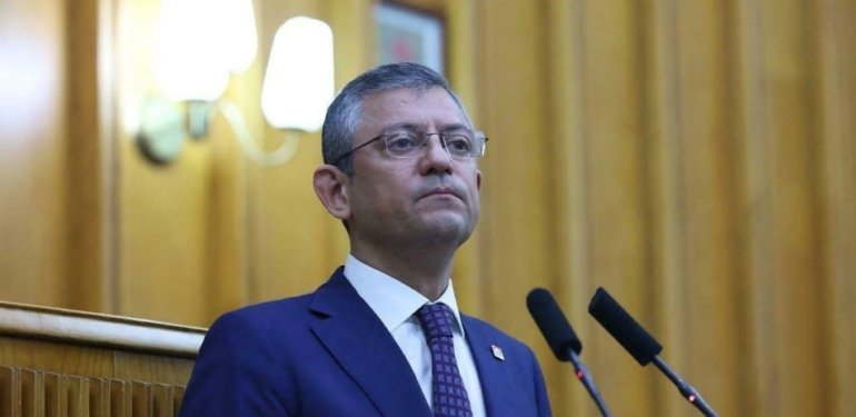 Özgür Özel, Avrupa Konseyi Parlamenter Meclisi Oturumuna Katılmak Üzere Fransa’ya Gidiyor