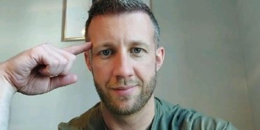 ajanlikla-suclanan-eski-ingiliz-kraliyet-donanmasi-mensubu-parkta-olu-bulundu