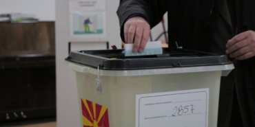 kuzey-makedonyada-halk-sandik-basinda