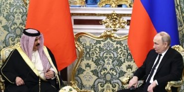 rusya-devlet-baskani-putin-ve-bahreyn-krali-kremlinde-bulustu-1dTkF79c.jpg