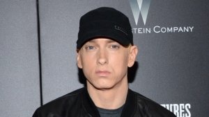 eminem-dede-olacagini-duyurdu-etkileyici-video-paylasti-z7CSUUMb.jpg