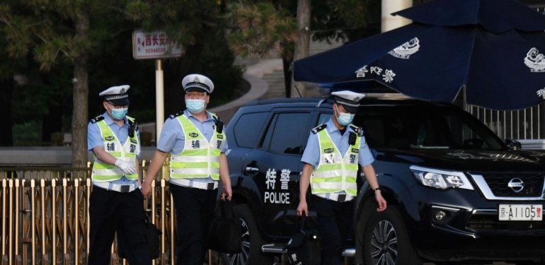 Çin’de Okul Önünde Trajik Araba Kazası