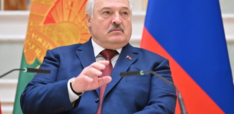 Lukaşenko’dan Amerika ve Avrupa Üzerine Eleştiriler