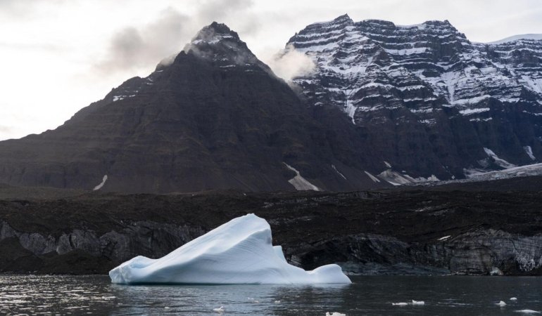 Danimarka ve Grönland Arasındaki İlişkiler: Satılık Değil