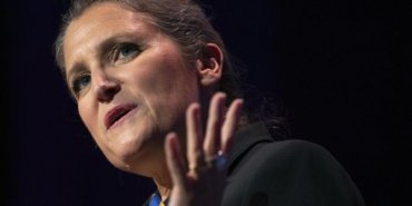 chrystia-freeland-liberal-parti-liderligi-icin-adayligini-acikladi-FQiq3rlz.jpg