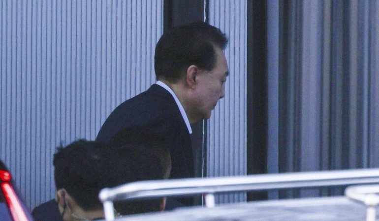 Güney Kore’de Yoon Suk Yeol’a Yönelik Suçlamalar ve Sıkıyönetim Krizi