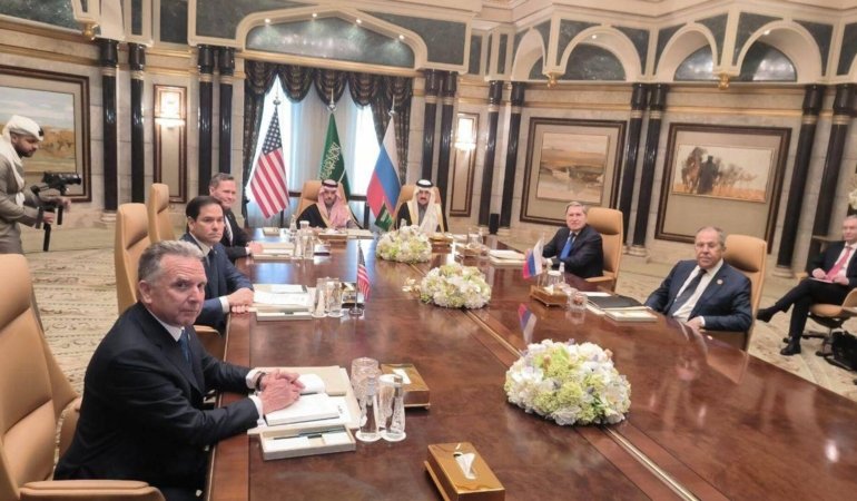 Riyad’da Rusya ve ABD Heyetleri Arasında Tarihi Görüşme