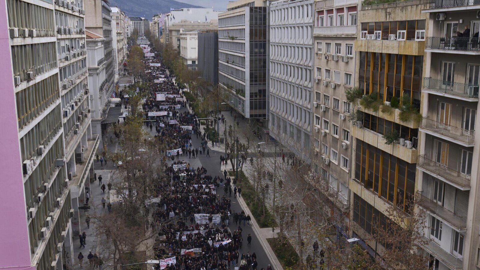 yunanistanda-tempi-tren-kazasi-ve-adalet-talepleri-bLqjAgag.jpg