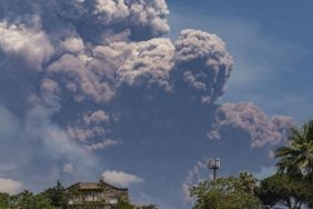 etna-yanardagi-2025-patlamasi-guclu-ve-yikici-doga-olayi-JWYABl3Z.jpg