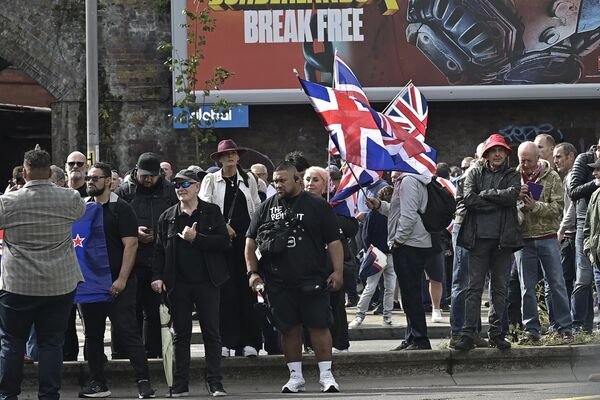 Londra Göç ve Ulusal Kimlik Gösteren Protestolarında Çeşitli Sesler: Eylem, Konuşmacılar ve Karşıt Tutumlar