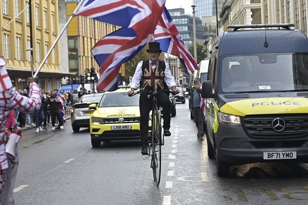 Londra Göç ve Ulusal Kimlik Gösteren Protestolarında Çeşitli Sesler: Eylem, Konuşmacılar ve Karşıt Tutumlar