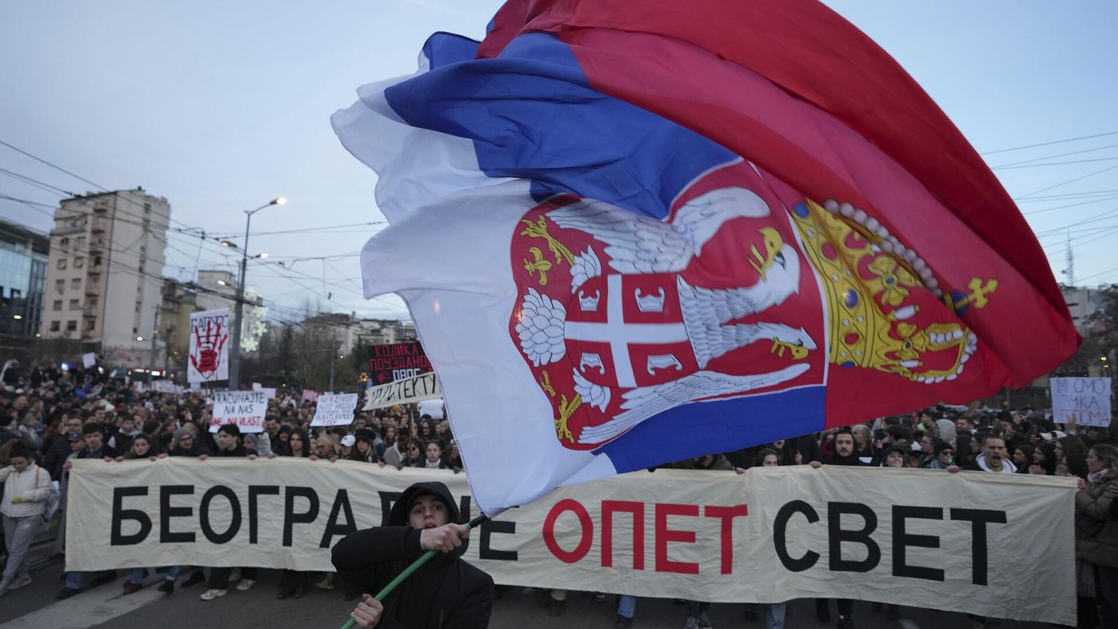 sirbistanda-gosteri-izdusu-svr-analizinde-avrupa-blokaji-ve-ulusal-direnis-r2O7fTUd.jpg