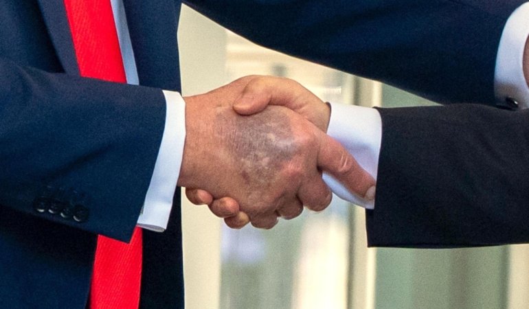 Trump’ın Sağlık Gizemi ve Yetkili Açıklamalar: KVY Teorileriyle Tarihi Ardıllık Sistemi